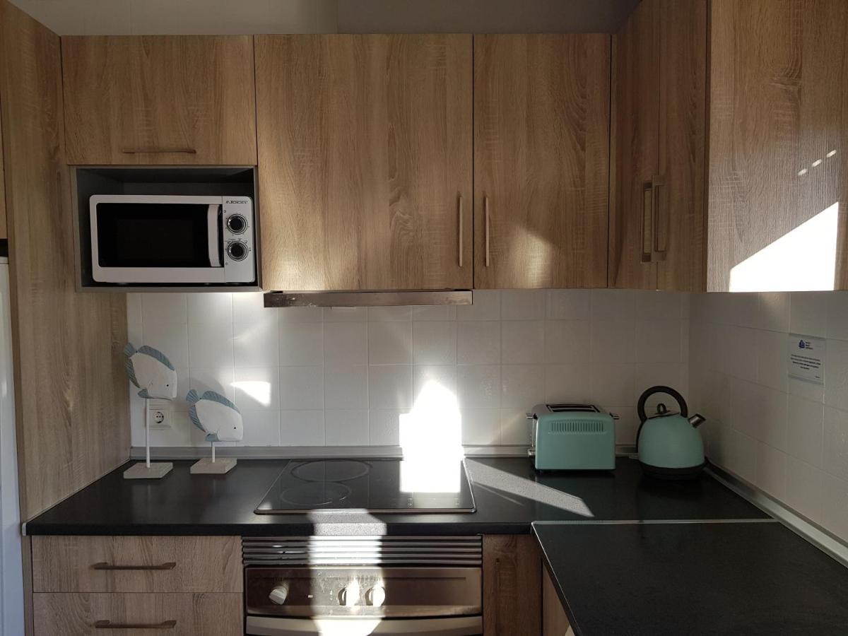Barra'S Beach Apartment Bagian luar foto