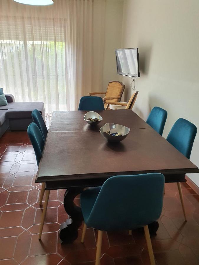 Barra'S Beach Apartment Bagian luar foto