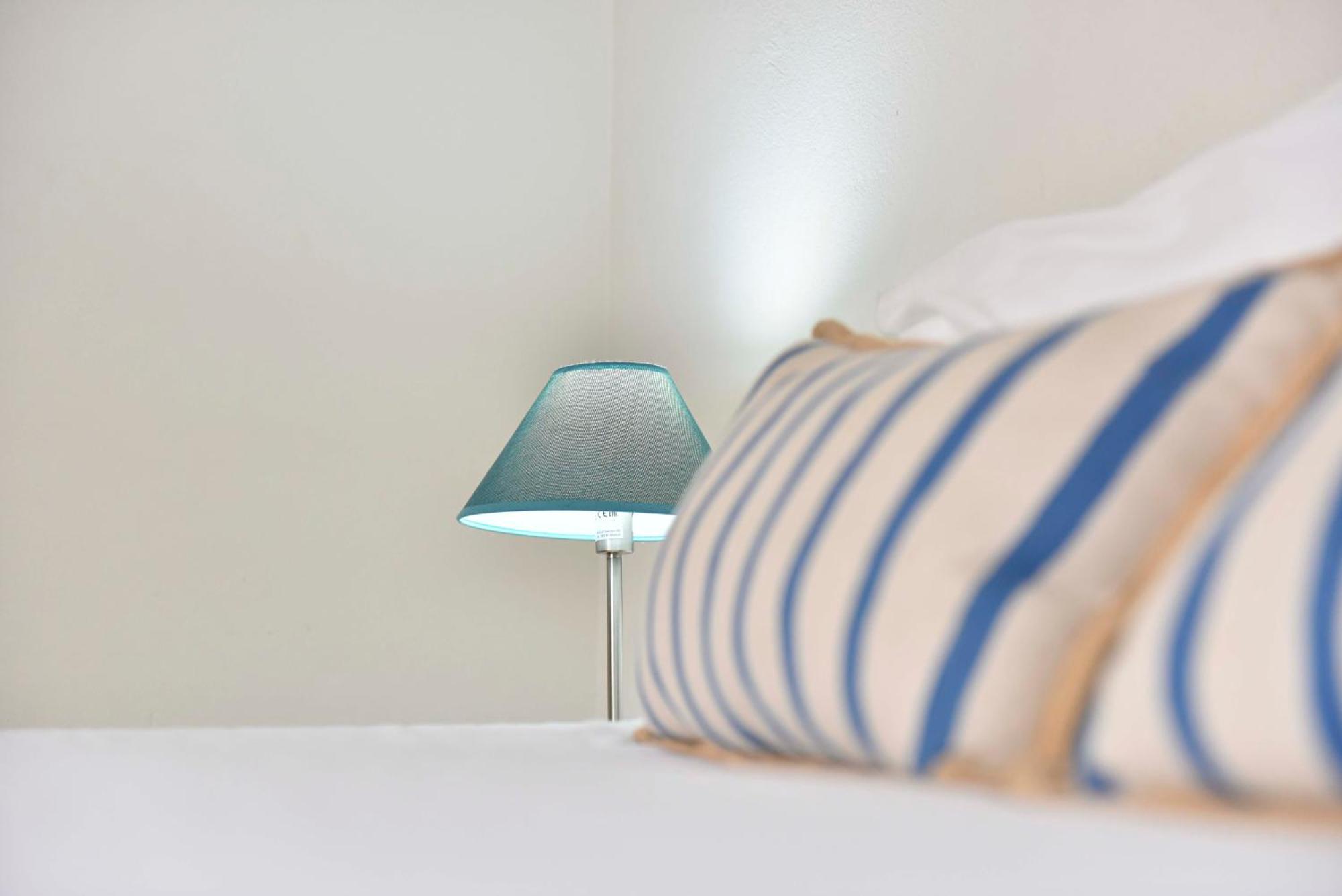 Barra'S Beach Apartment Bagian luar foto