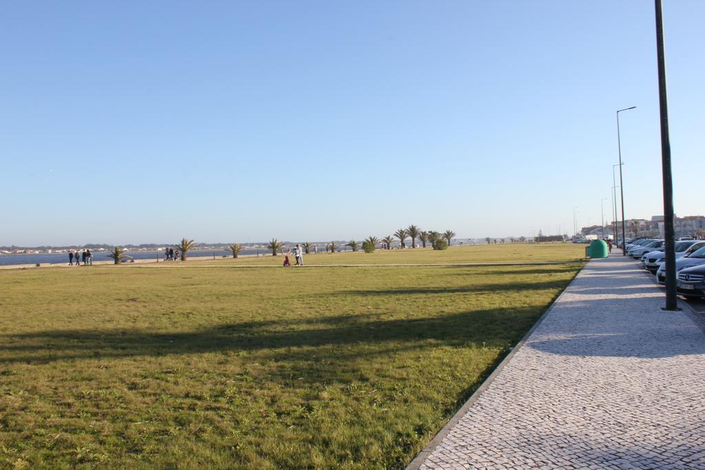 Barra'S Beach Apartment Bagian luar foto