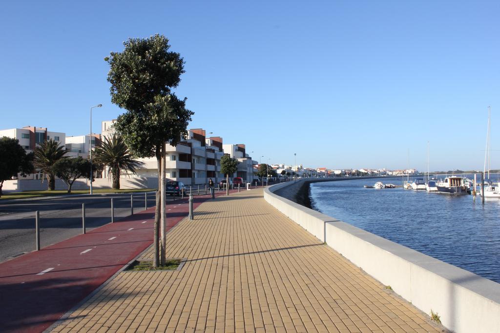 Barra'S Beach Apartment Bagian luar foto