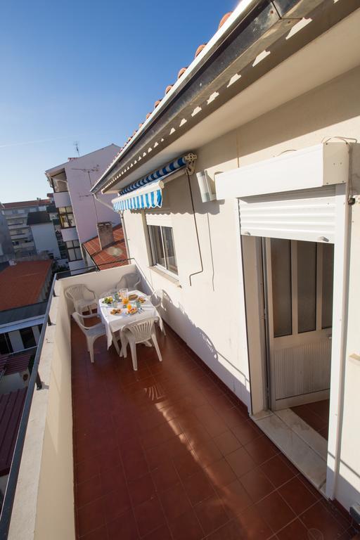 Barra'S Beach Apartment Bagian luar foto