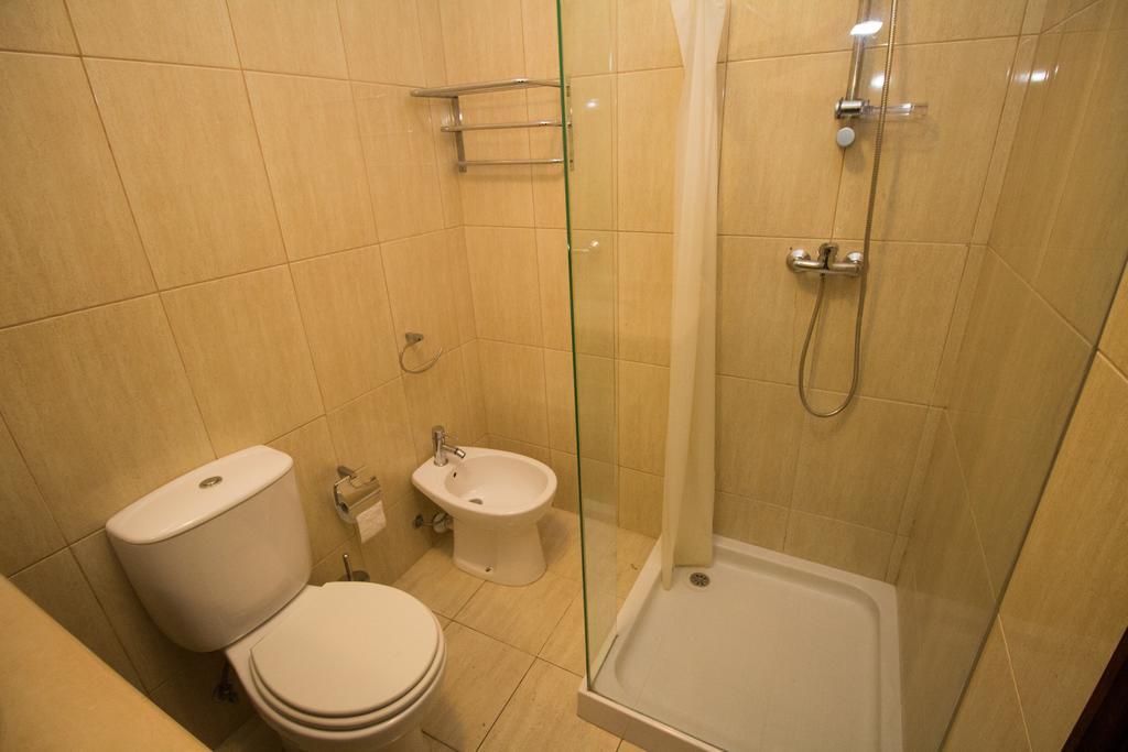 Barra'S Beach Apartment Bagian luar foto